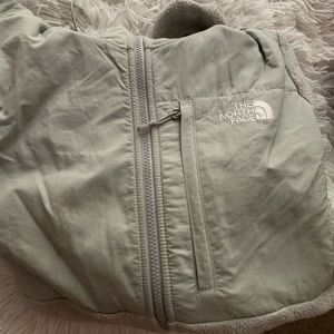 grey north face jacket full zip with hood